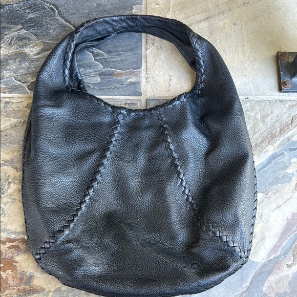 Bottega Intrecciato Cervo Black Leather Hobo 💘 - Picture 4 of 12